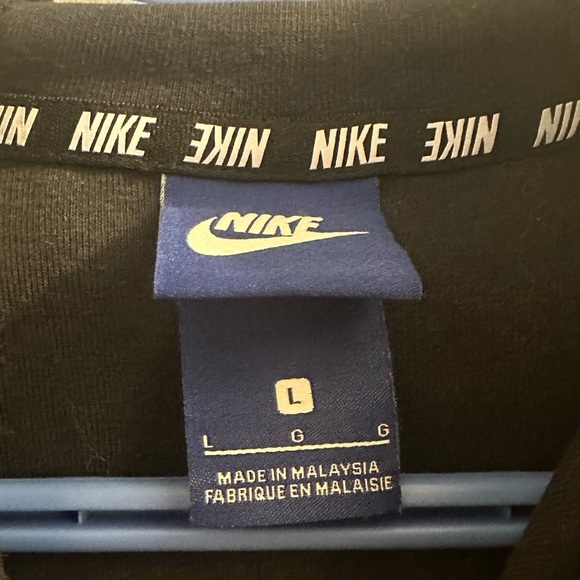 Nike Women’s Hoodie - Picture 3 of 3